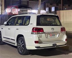 تويوتا لاندكروزر